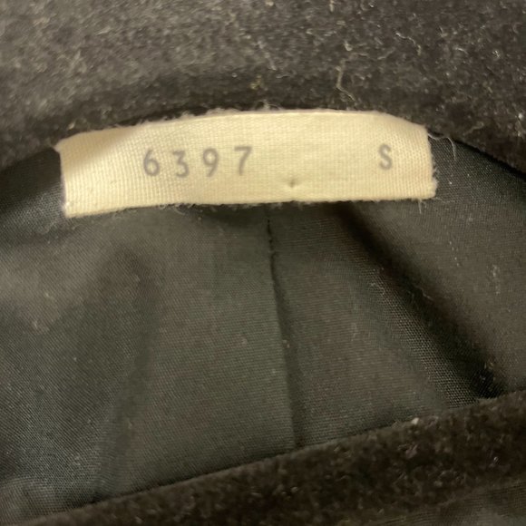 Classic Blazer In Navy - Picture 3 of 5